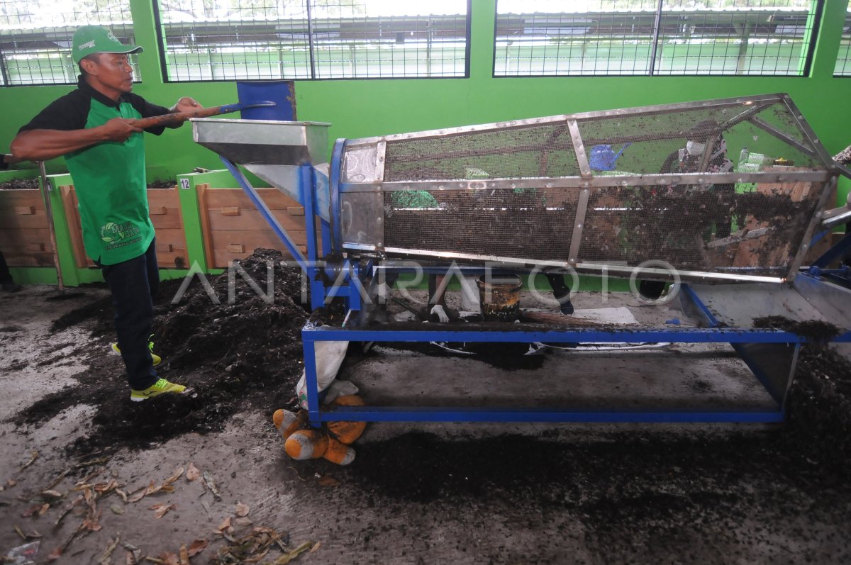 PENGEMBANGAN TEMPAT PENGOLAHAN SAMPAH | ANTARA Foto