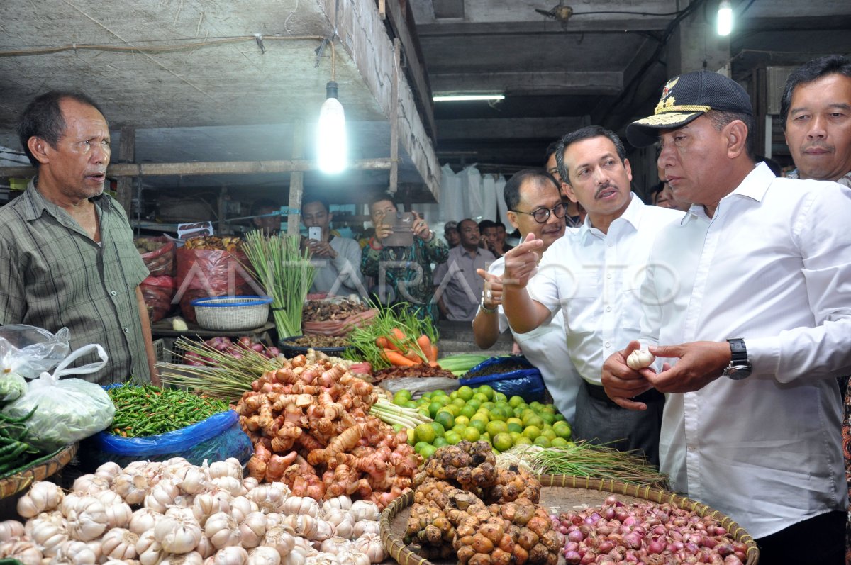 PANTAU HARGA BAHAN POKOK JELANG RAMADAN | ANTARA Foto