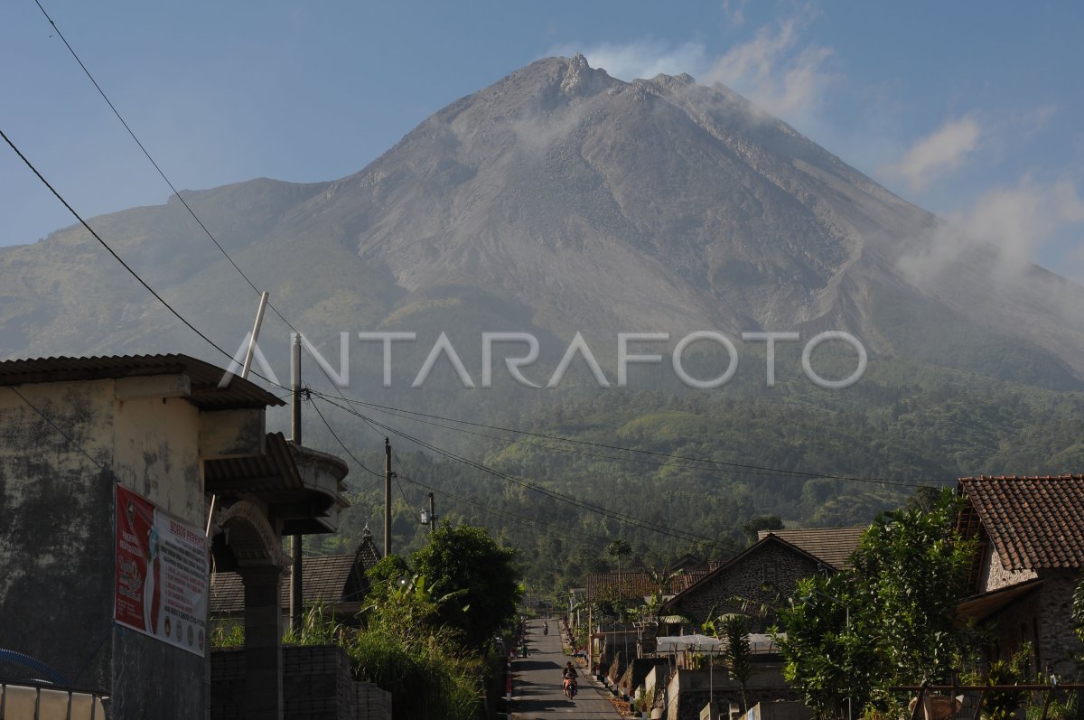 PERILAKU DEFORMASI GUNUNG MERAPI | ANTARA Foto