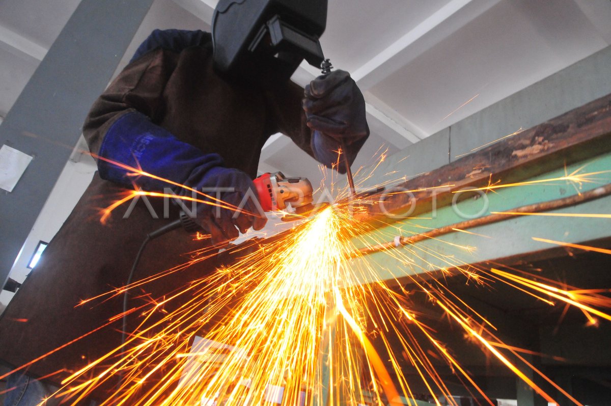 PENDIDIKAN DAN PELATIHAN KETERAMPILAN KERJA