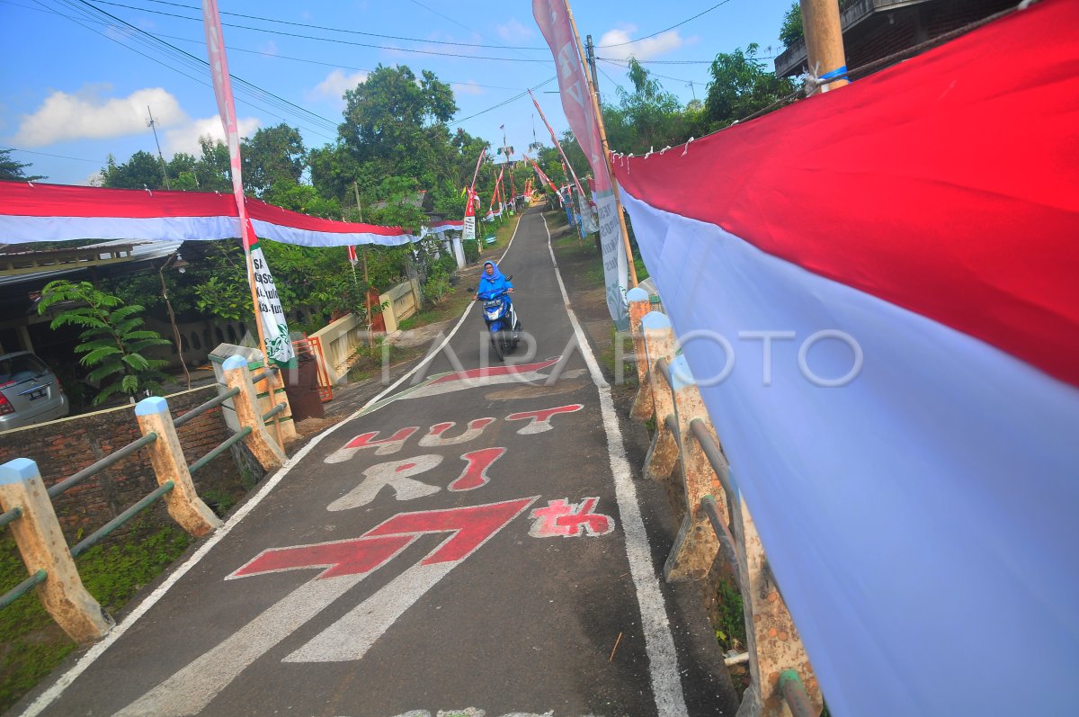 BENDERA MERAH PUTIH TERPANJANG DI KUDUS | ANTARA Foto