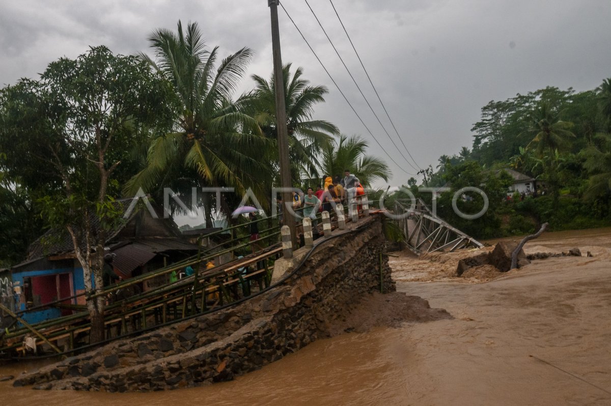 BANJIR BANDANG SUSULAN DI LEBAK | ANTARA Foto