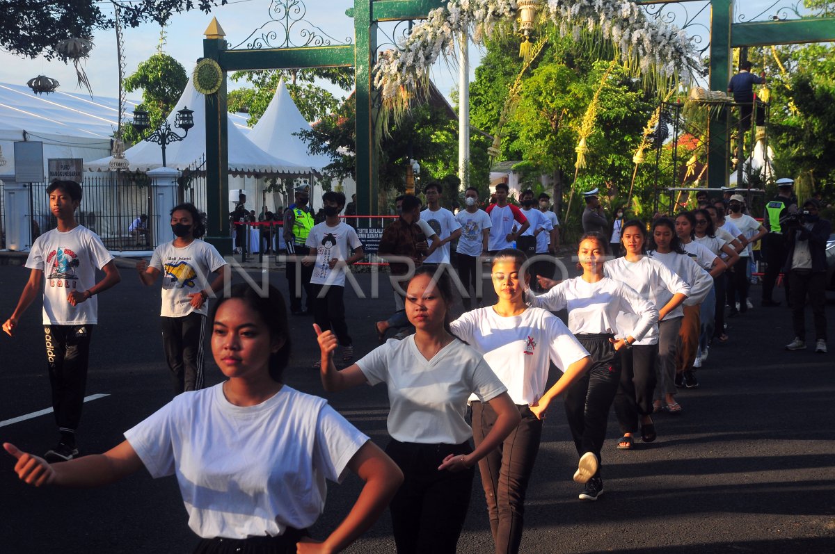 GELADI BERSIH BARISAN PENYAMBUTAN RESEPSI PERNIKAHAN KAESANG