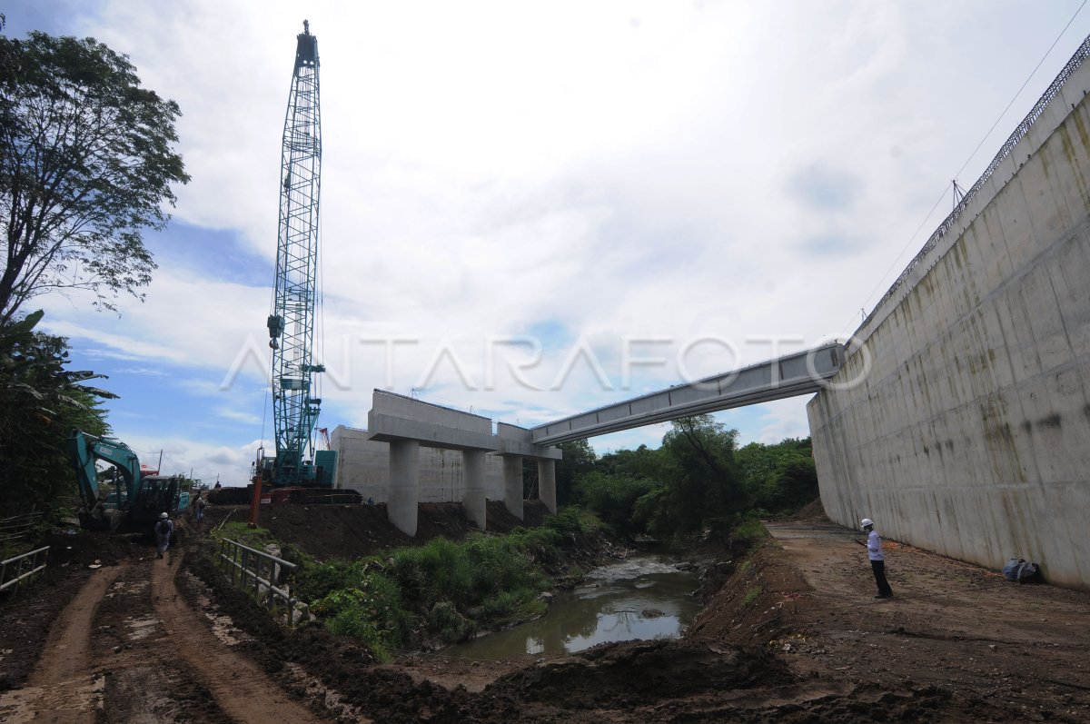 PROGRES KONSTRUKSI JALAN TOL SOLO-YOGYAKARTA | ANTARA Foto