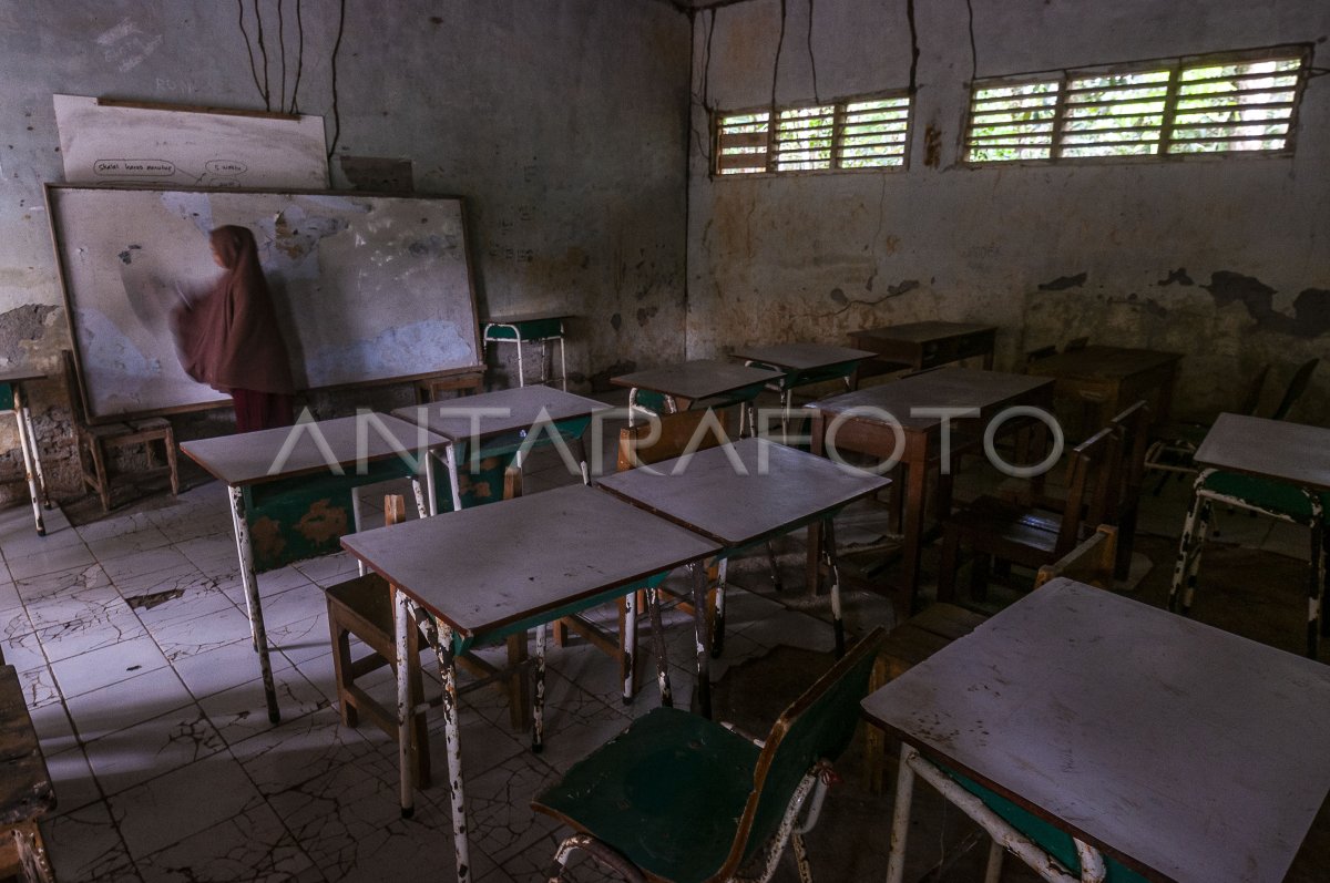 Ruang kelas sekolah rusak di Lebak