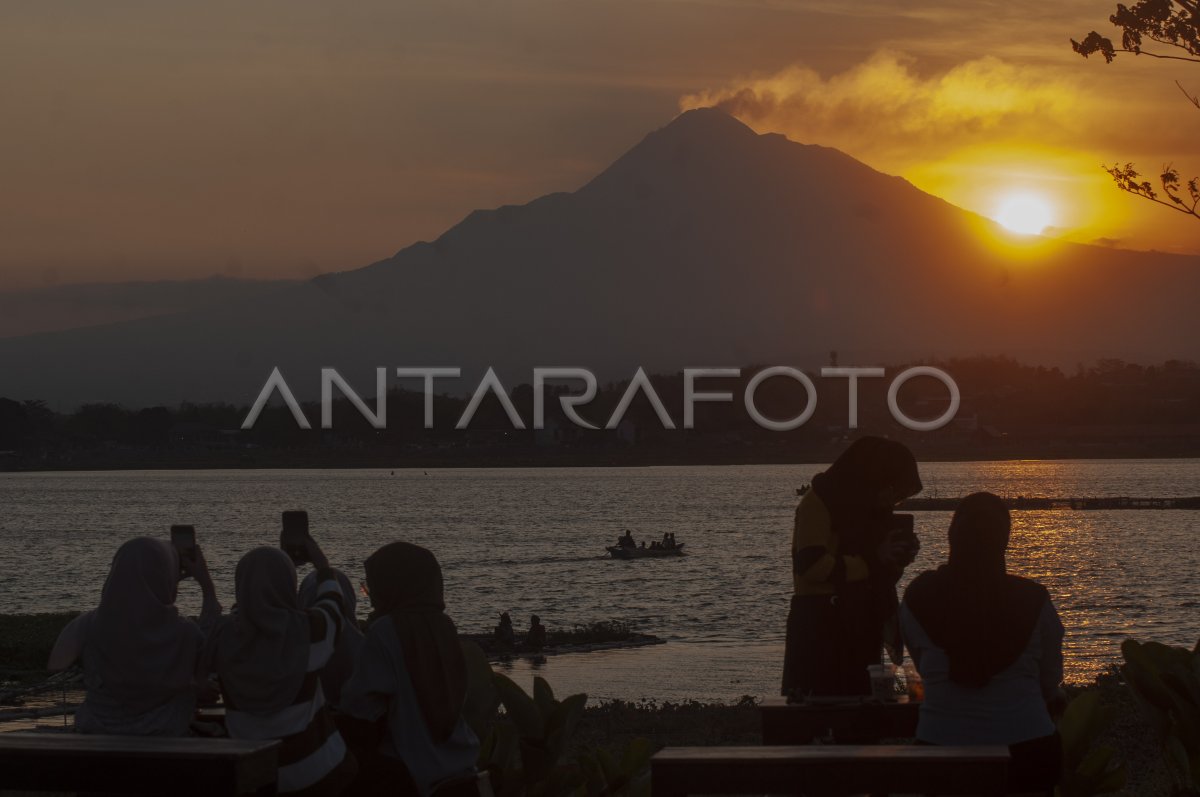 Wisata senja di Waduk Cengklik