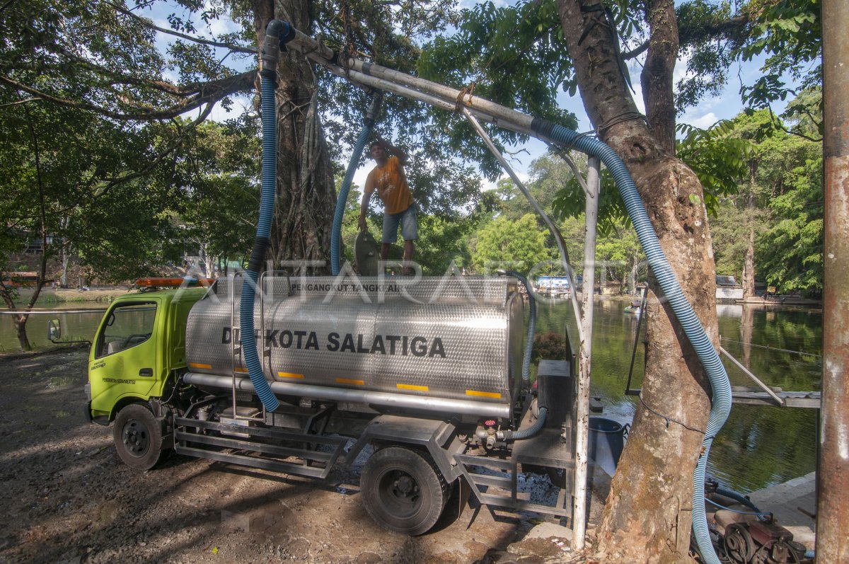 Jasa pengisian air bersih truk tangki meningkat | ANTARA Foto