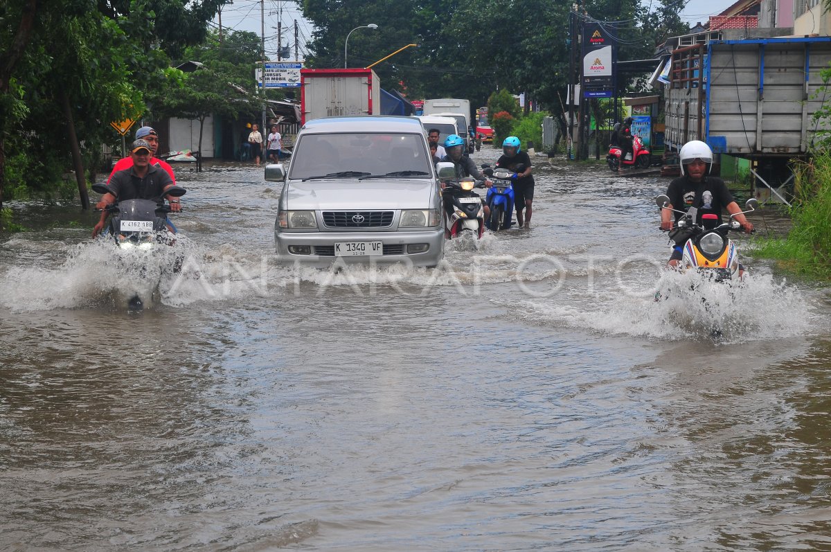 Jalan Kudus-Purwodadi Tergenang Banjir | ANTARA Foto