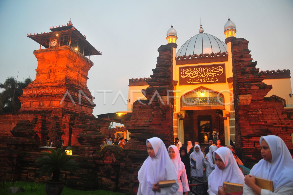 Masjid Menara Kudus | ANTARA Foto