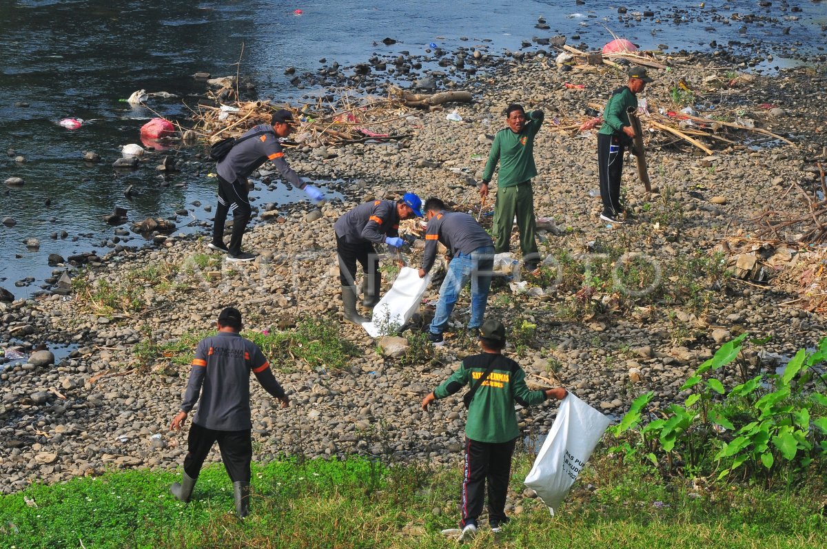 Aksi Hari Lingkungan Hidup Sedunia Di Kudus | ANTARA Foto