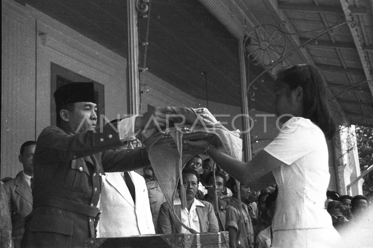 Perayaan Tiga Tahun Kemerdekaan Antara Foto