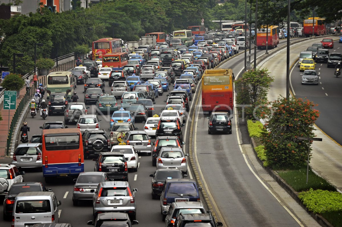 Kemacetan Jalan Sudirman Antara Foto