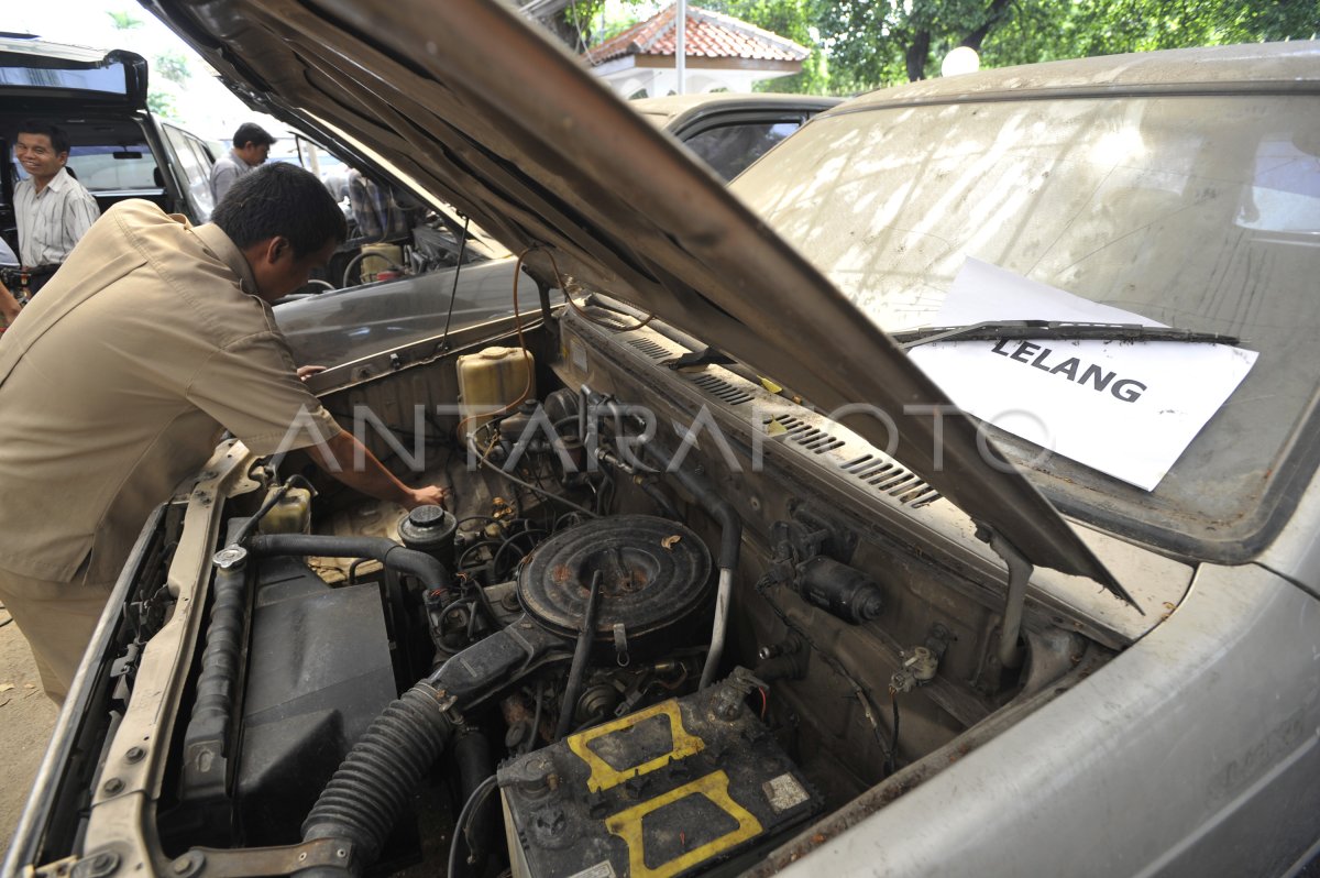 Kpu Lelang Mobil Dinas Antara Foto