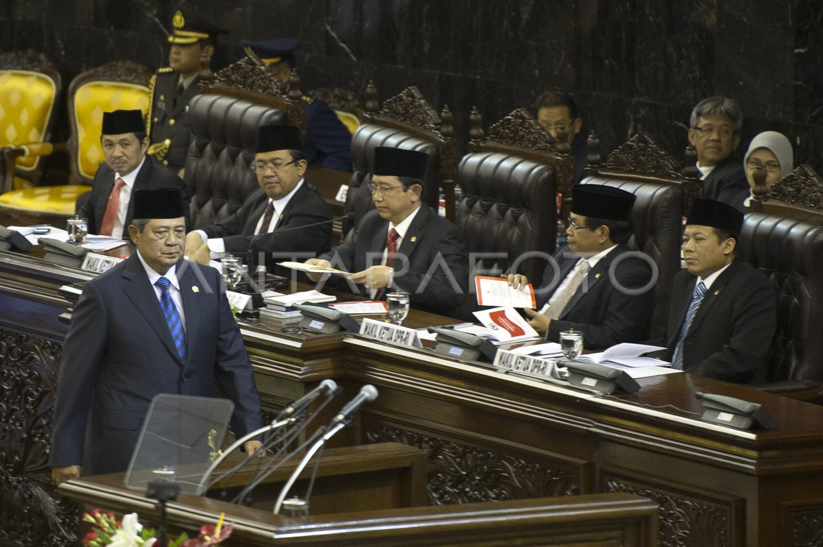 RAPAT PARIPURNA DPR | ANTARA Foto