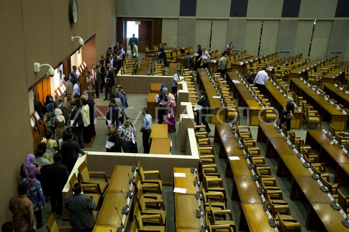 PARIPURNA PENUTUPAN SIDANG DPR | ANTARA Foto