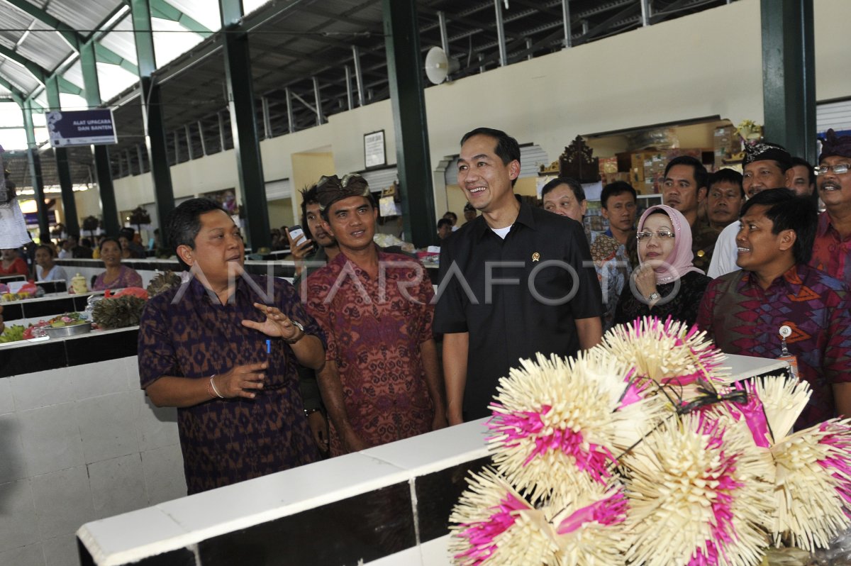 REVITALISASI PASAR TRADISIONAL | ANTARA Foto