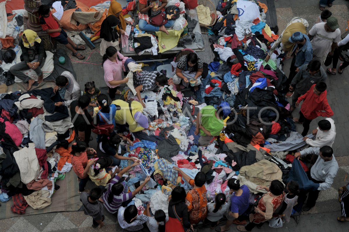 PASAR BAJU BEKAS | ANTARA Foto