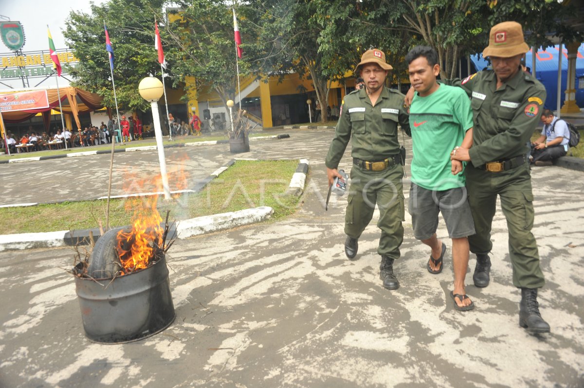 SIMULASI KEBAKARAN HUTAN LAHAN | ANTARA Foto