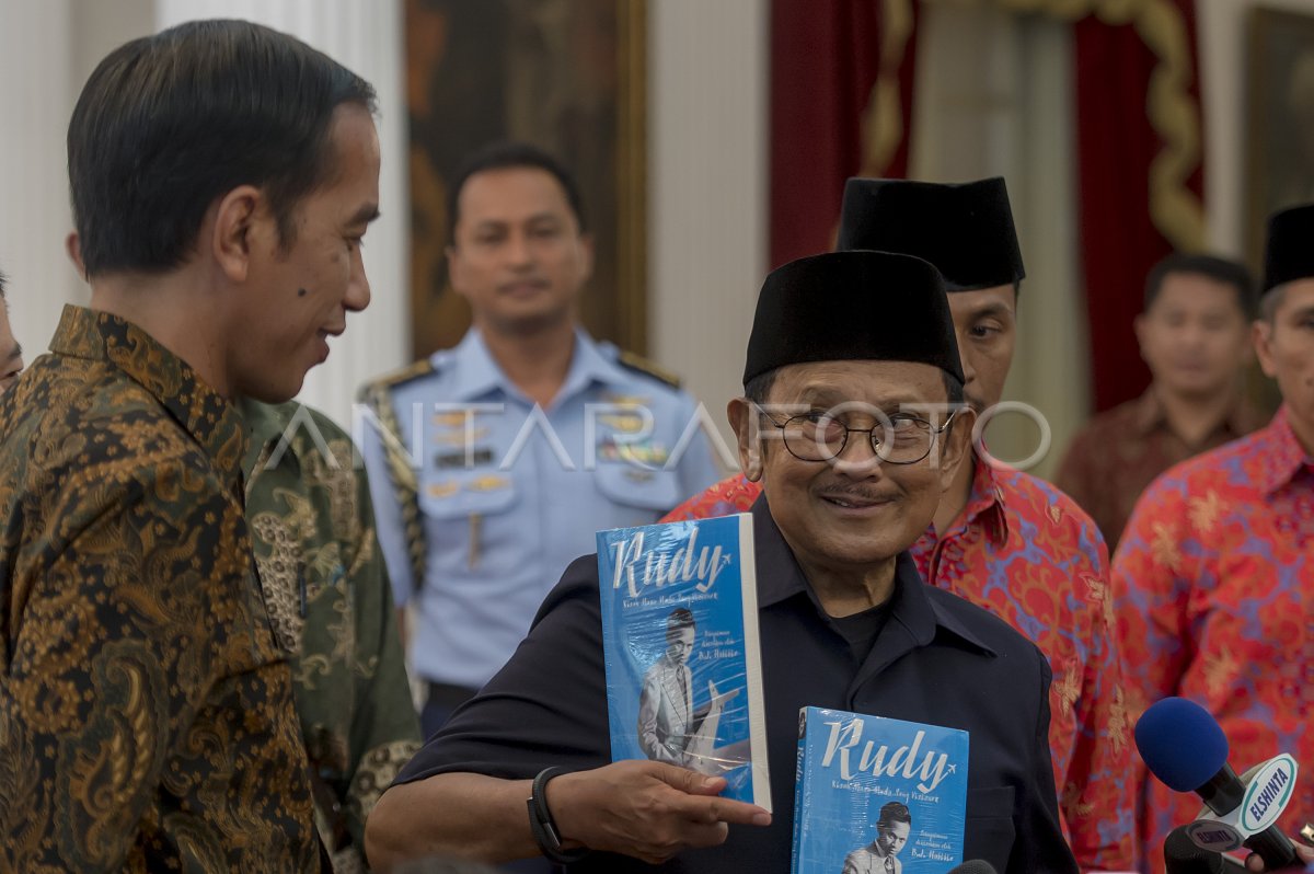 JOKOWI BERTEMU HABIBIE | ANTARA Foto