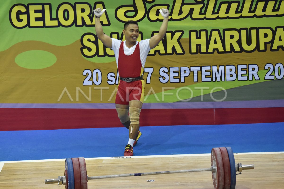 Emas Angkat Besi Putra Jatim Antara Foto