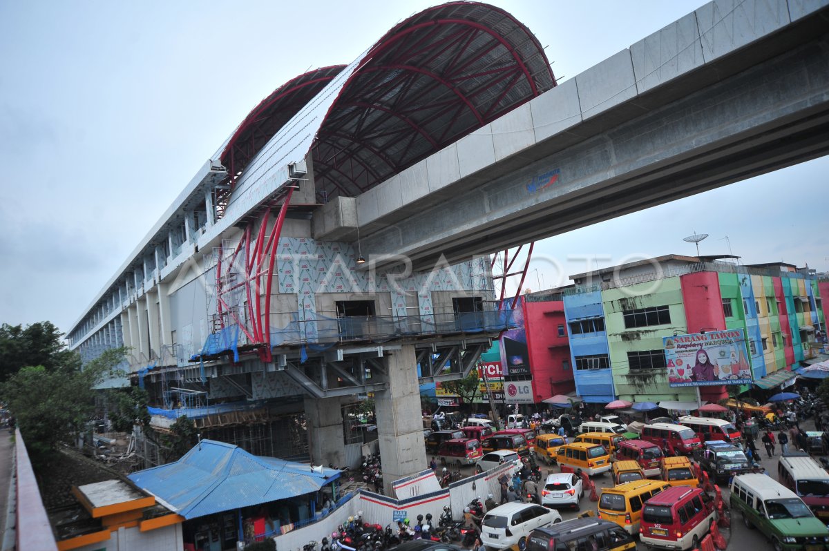 PEMBANGUNAN STASIUN LRT PALEMBANG | ANTARA Foto