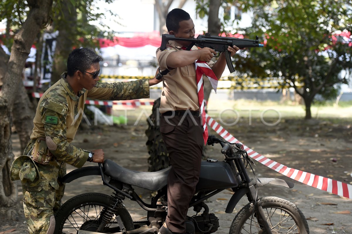 Latihan Menembak Dengan Kopaska Antara Foto