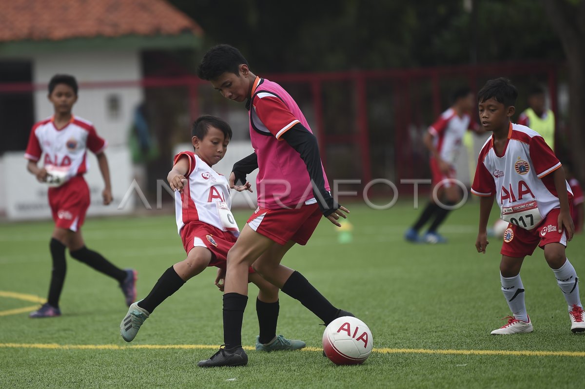 SELEKSI PESEPAK BOLA MUDA AIA DAN PERSIJA | ANTARA Foto