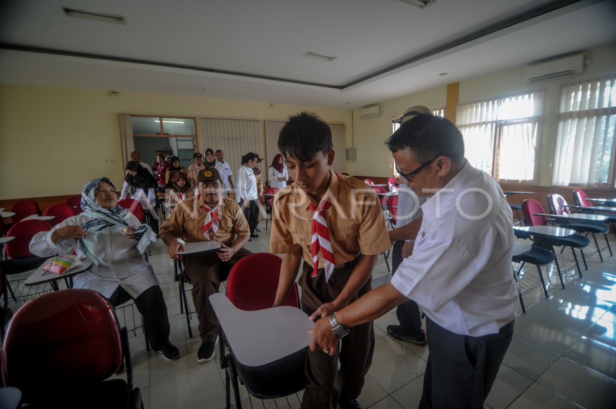 Orientasi Dan Mobilitas Siswa Tunanetra Antara Foto