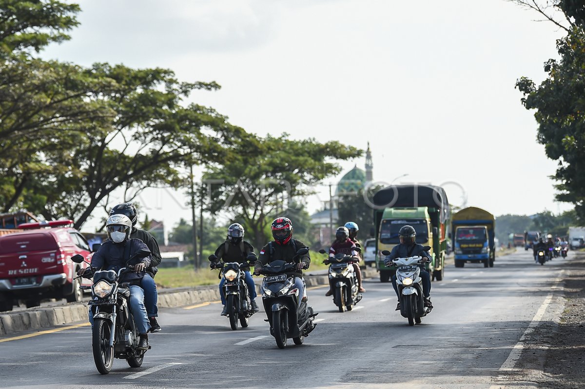 PEMUDIK SEPEDA MOTOR | ANTARA Foto