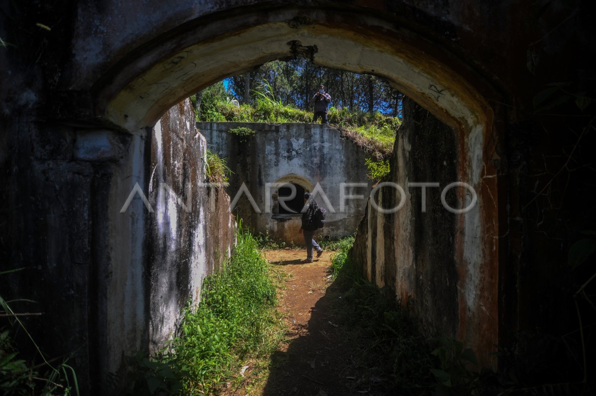 BENTENG PENINGGALAN BELANDA DI LEMBANG | ANTARA Foto