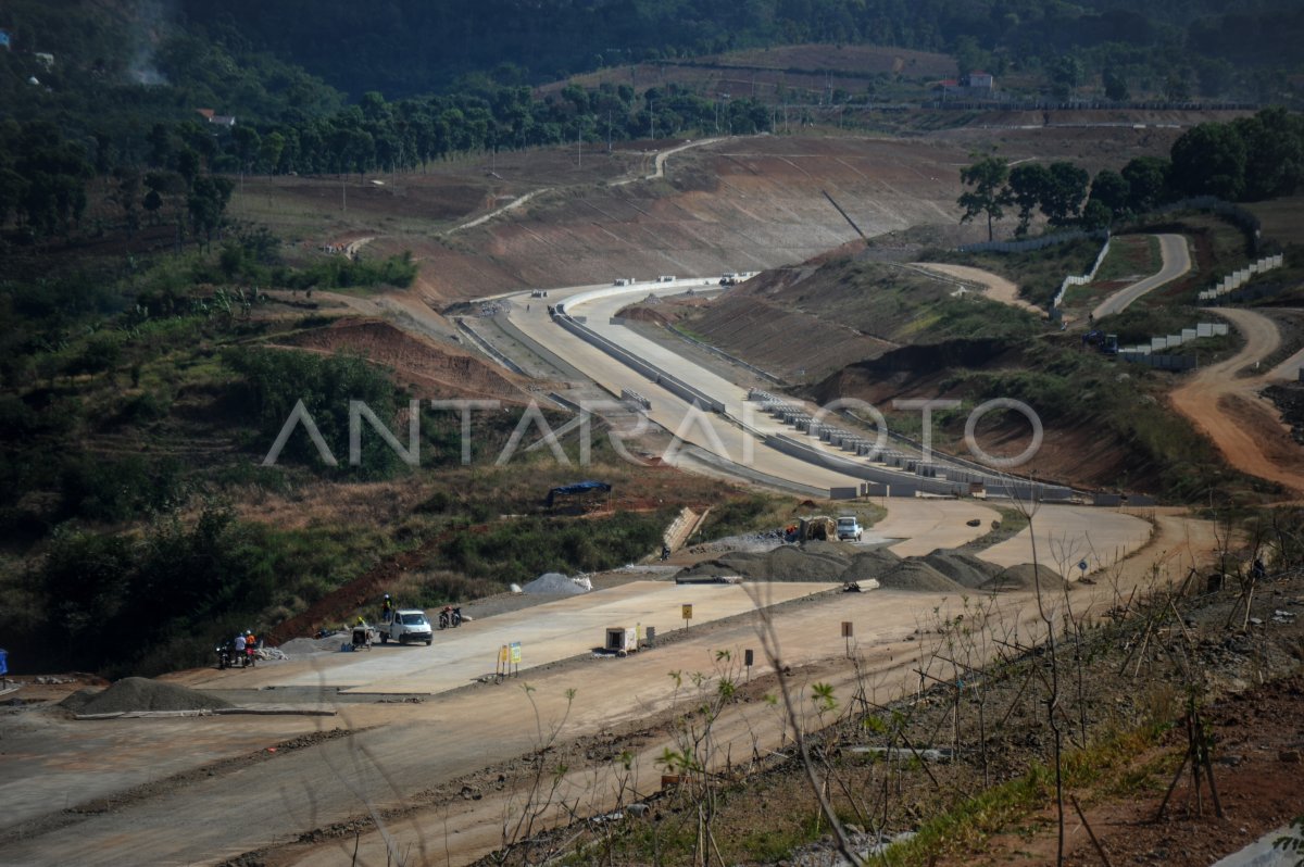 NILAI INVESTASI PROYEK JALAN TOL | ANTARA Foto