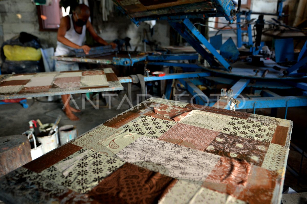 PRODUKSI PAKAIAN BATIK KASUAL