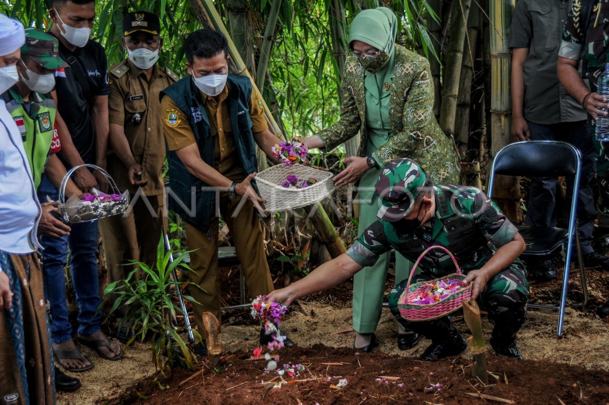 KASAD KUNJUNGI KELUARGA KECELAKAAN NAGREG | ANTARA Foto