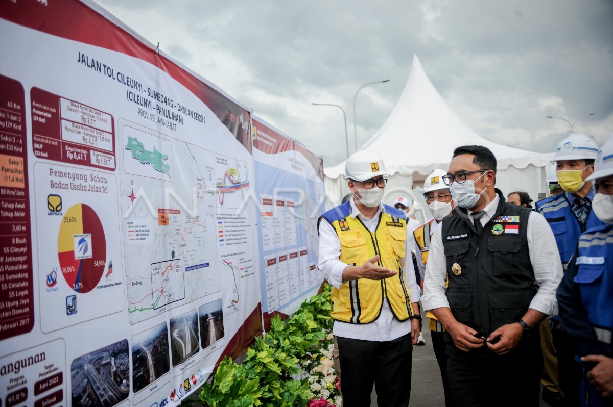 PENGOPERASIAN JALAN TOL CISUMDAWU SEKSI I | ANTARA Foto