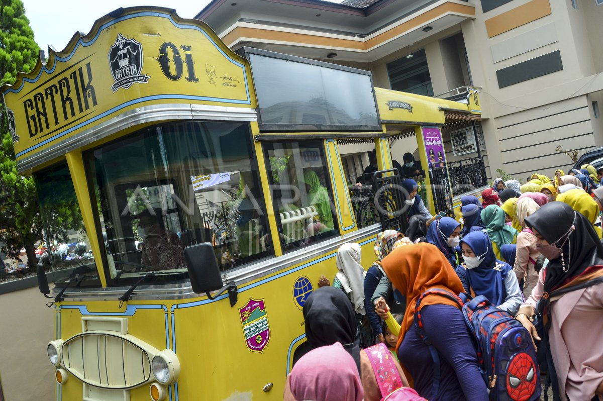 Menjelajah Jawa Barat dengan Armada Pariwisata: Sebuah Tinjauan Komprehensif