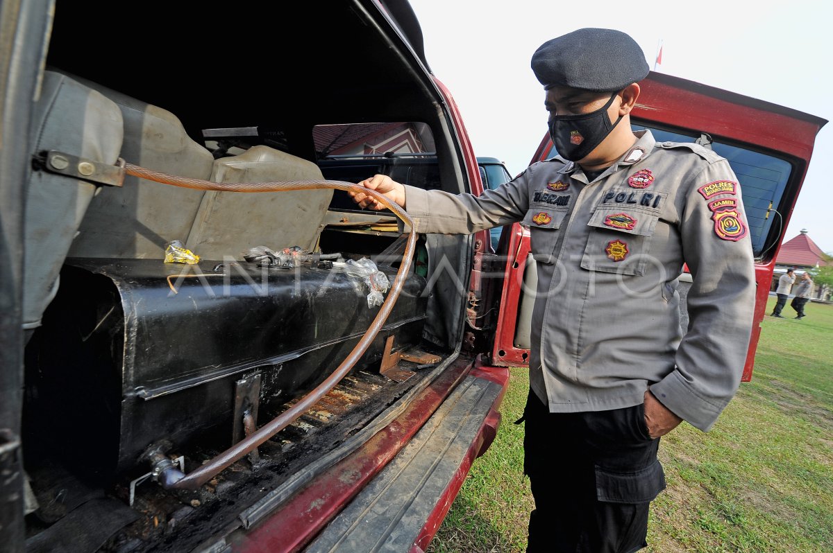 UNGKAP PENYALAHGUNAAN SOLAR BERSUBSIDI DI JAMBI | ANTARA Foto