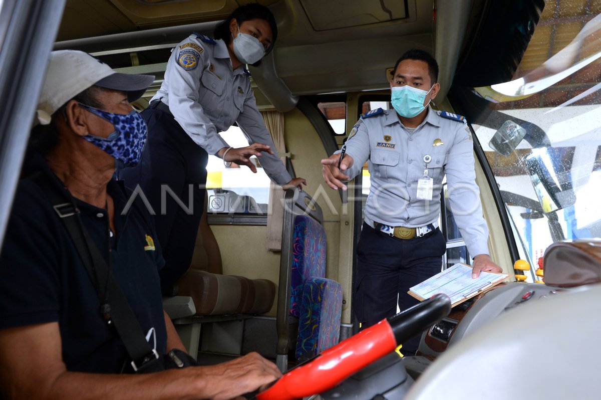 PEMERIKSAAN KELAIKAN BUS ANGKUTAN LEBARAN | ANTARA Foto