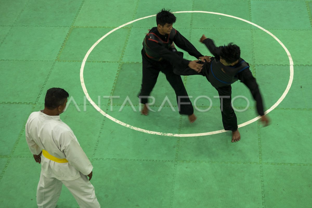 SILATURAHIM PENCAK SILAT ALKHAIRAAT ANTARA Foto