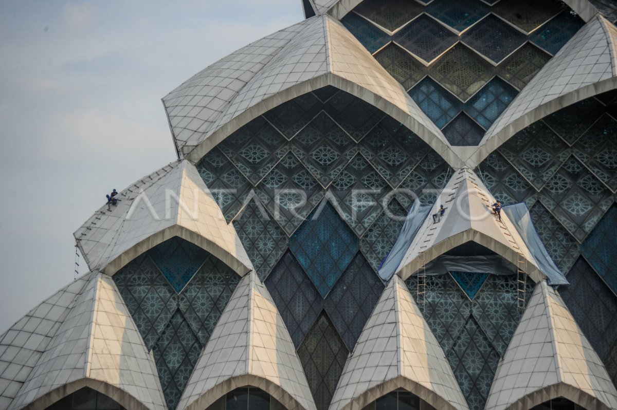 PROGRES PEMBANGUNAN MASJID AL JABBAR | ANTARA Foto