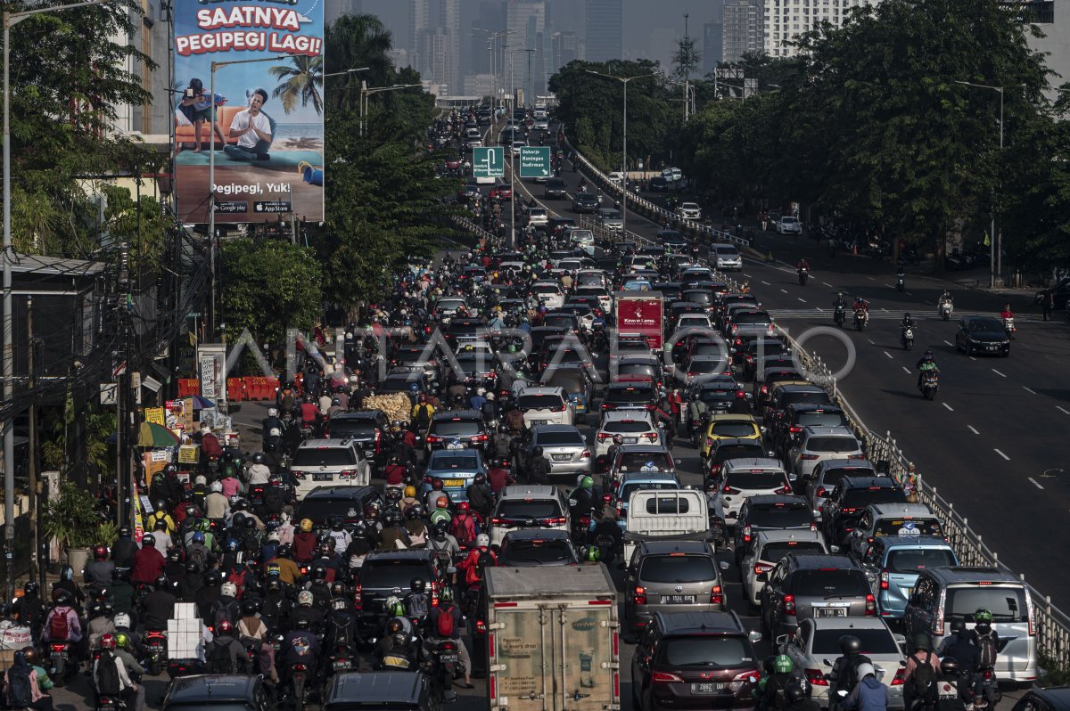 KENDARAAN BERMOTOR PENYEBAB POLUSI UDARA JAKARTA | ANTARA Foto