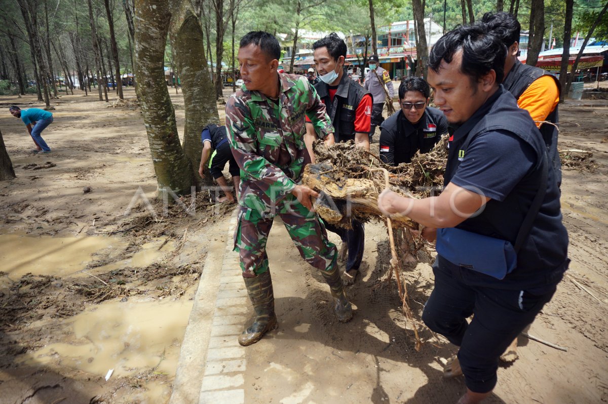 Objek Wisata Di Tulungagung Terdampak Banjir Bandang Antara Foto