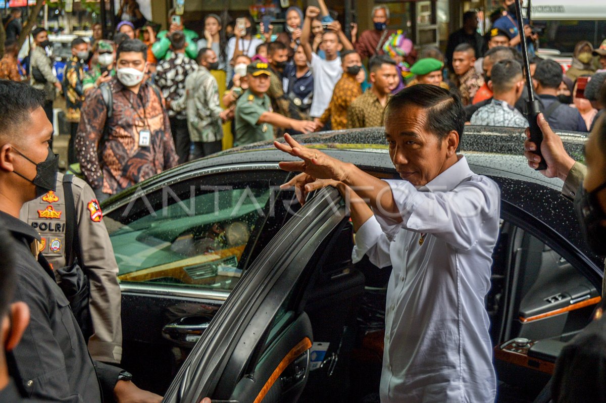 PRESIDEN JOKOWI KUNJUNGI PASAR KOSAMBI | ANTARA Foto