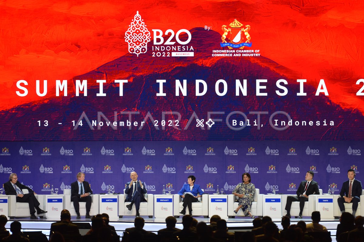 SESI PLENO KEENAM B20 SUMMIT INDONESIA 2022 | ANTARA Foto