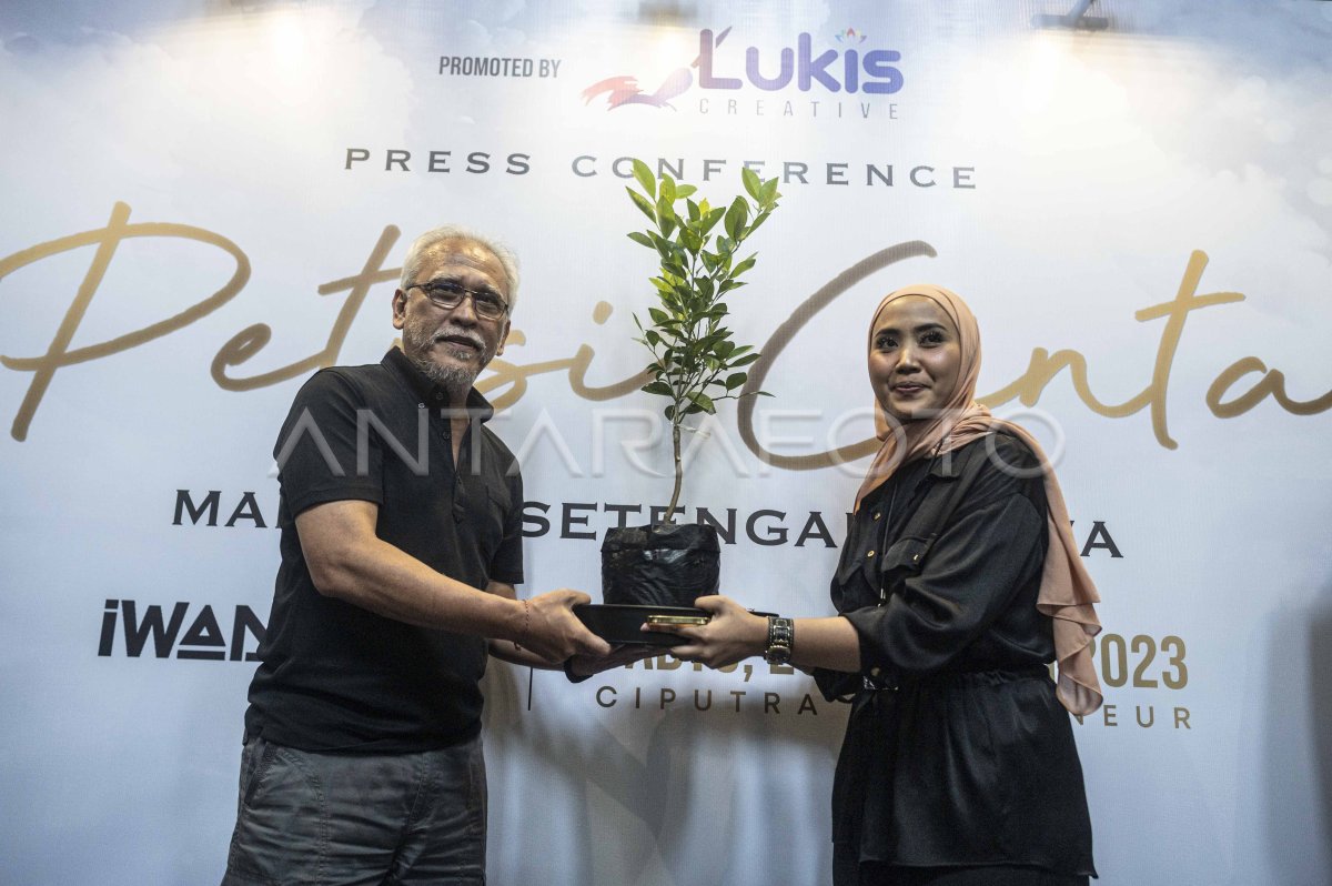 JELANG KONSER TUNGGAL IWAN FALS