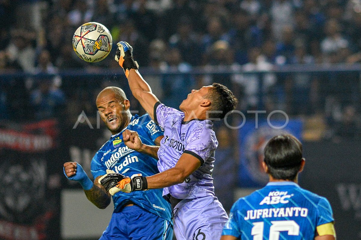 PERSIB BANDUNG MELAWAN PERSIKABO