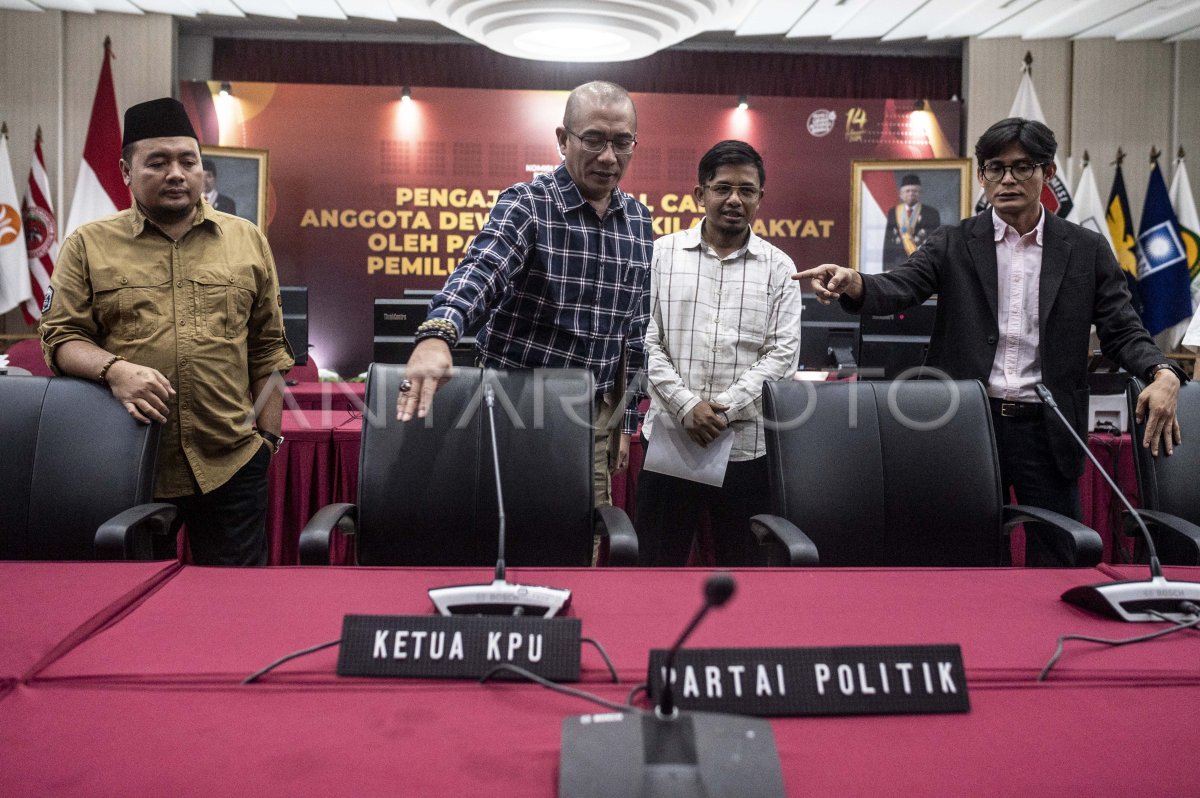 PENGAJUAN BAKAL CALON ANGGOTA LEGISLATIF PEMILU 2024 ANTARA Foto