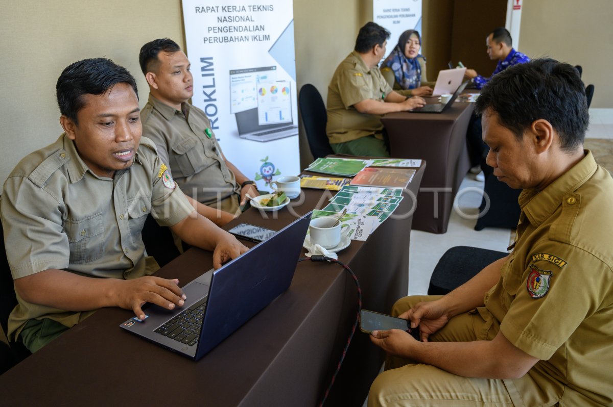 Layanan Konsultasi Pengurangan Emisi Karbon Antara Foto