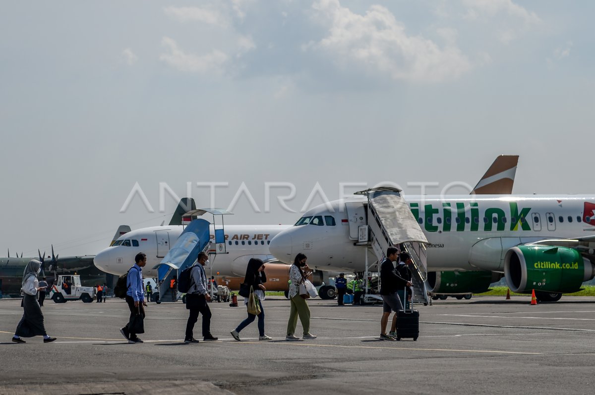 Rencana Pemindahan Penerbangan Di Bandara Husein Sastranegara | ANTARA Foto