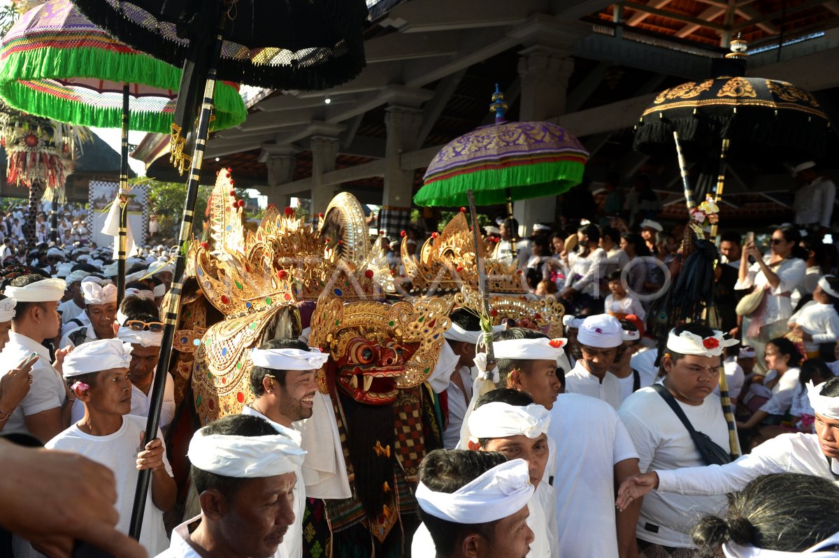 Tradisi Ngerebong