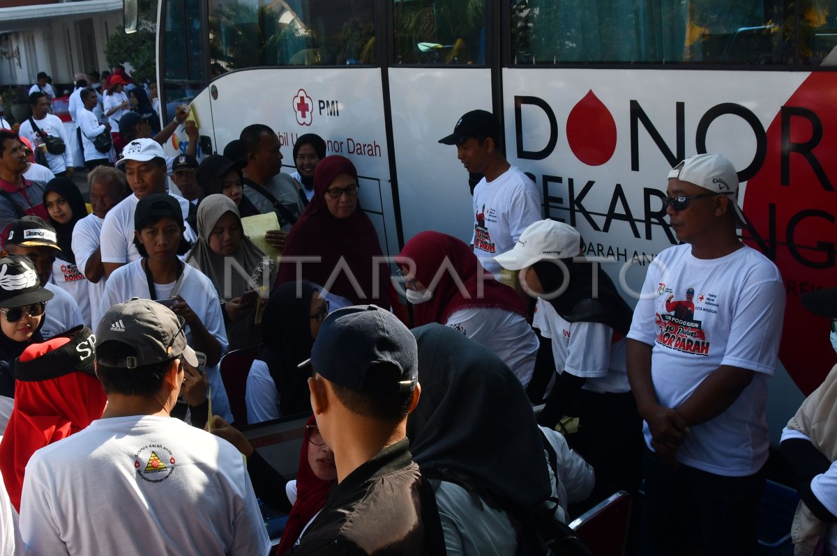 Donor darah Hari PMI di Madiun